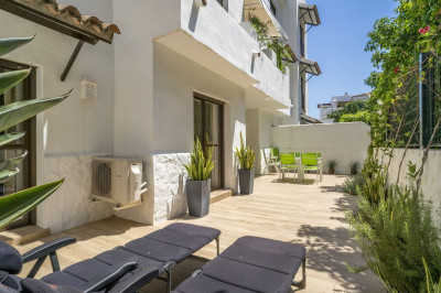 2 Bedroom Ground Floor Apartment in Estepona - Image 3