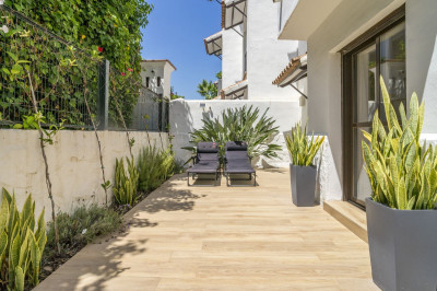 2 Bedroom Ground Floor Apartment in Estepona - Image 4