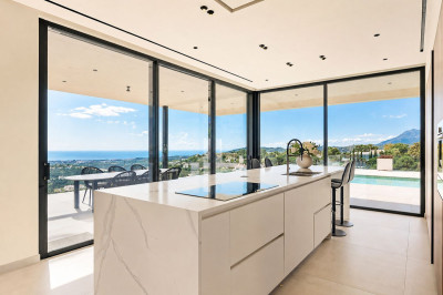 5 Bedroom Detached Villa in Benahavís - Image 3
