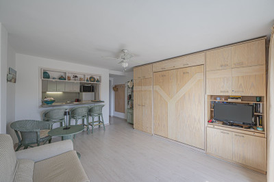 Middle Floor Studio in Marbesa - Image 3