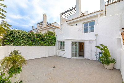 3 Bedroom Townhouse in Nueva Andalucía - Image 1