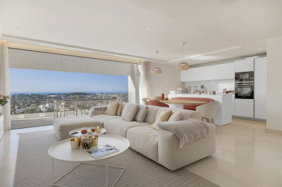 3 Bedroom Penthouse Duplex in Nueva Andalucía - Image 1
