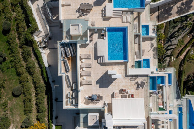 3 Bedroom Penthouse Duplex in Nueva Andalucía - Image 2