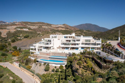 3 Bedroom Penthouse Duplex in Nueva Andalucía - Image 3