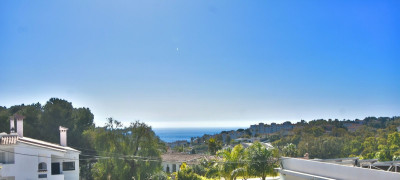 5 Bedroom Detached Villa in La Cala de Mijas - Image 2