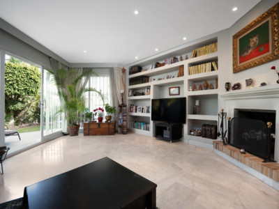 3 Bedroom Townhouse in Sierra Blanca - Image 4