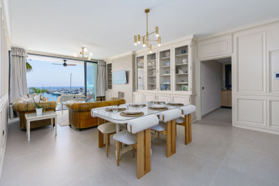 2 Bedroom Middle Floor Apartment in Puerto Banús - Image 4