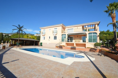6 Bedroom Detached Villa in Benalmadena - Image 1
