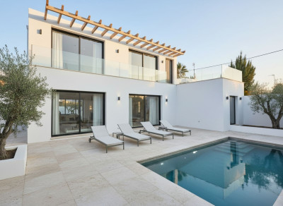 6 Bedroom Detached Villa in Marbella - Image 1