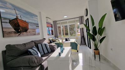 3 Bedroom Middle Floor Apartment in Miraflores - Image 3