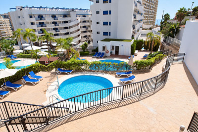1 Bedroom Middle Floor Apartment in Benalmadena - Image 1