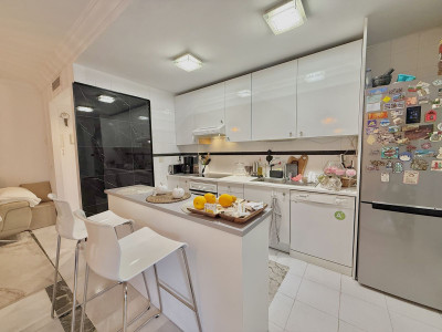 2 Bedroom Ground Floor Apartment in The Golden Mile - Image 5
