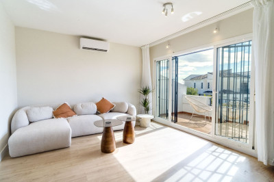 2 Bedroom Top Floor Apartment in Miraflores - Image 4