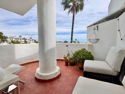 2 Bedroom Top Floor Apartment in Calahonda - Image 5