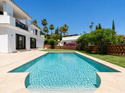4 Bedroom Detached Villa in El Rosario - Image 3