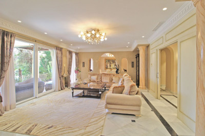 7 Bedroom Detached Villa in Bahía de Marbella - Image 5