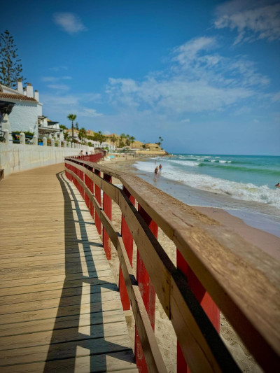 2 Bedroom Middle Floor Apartment in Calahonda - Image 1