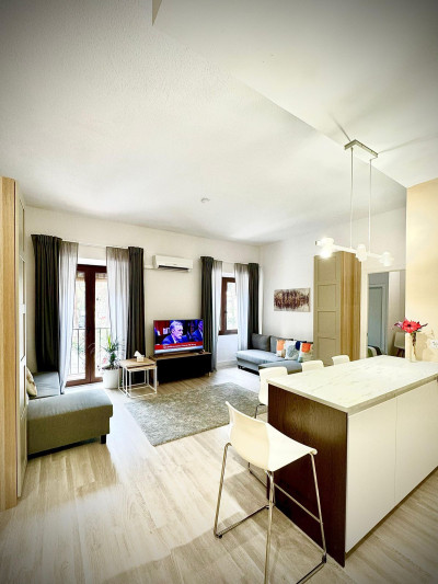 2 Bedroom Middle Floor Apartment in Calahonda - Image 2