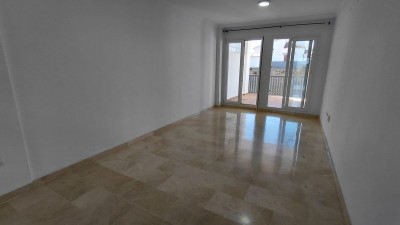 2 Bedroom Middle Floor Apartment in Manilva - Image 4