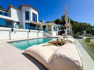 6 Bedroom Detached Villa in Hacienda Las Chapas - Image 1