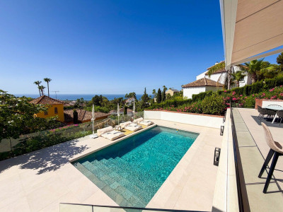 6 Bedroom Detached Villa in Hacienda Las Chapas - Image 4