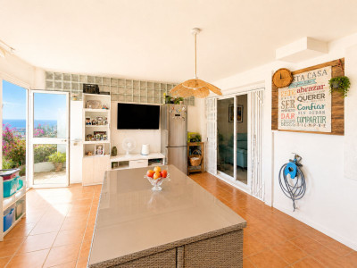 2 Bedroom Ground Floor Apartment in Casares Playa - Image 2