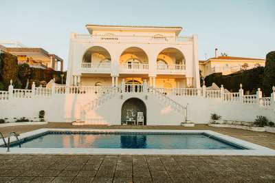 6 Bedroom Detached Villa in Benalmadena - Image 2