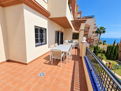 3 Bedroom Ground Floor Apartment in La Duquesa - Image 2