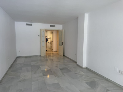 2 Bedroom Middle Floor Apartment in Marbella - Image 3