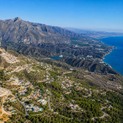 Residential Plot in Sierra Blanca - Image 1