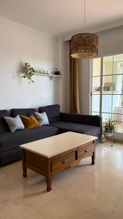 2 Bedroom Middle Floor Apartment in Benalmadena - Image 4