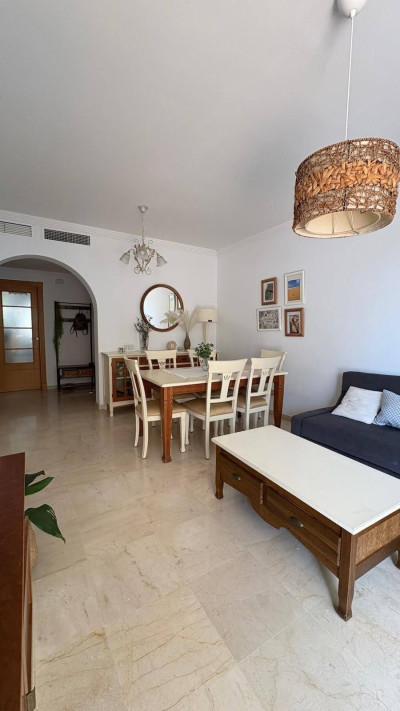 2 Bedroom Middle Floor Apartment in Benalmadena - Image 5