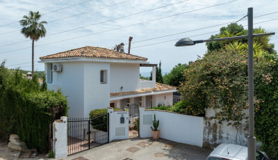 3 Bedroom Detached Villa in Estepona - Image 2