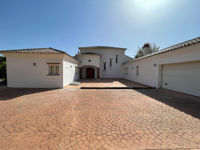 5 Bedroom Detached Villa in Mijas - Image 4