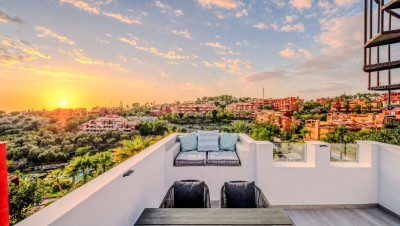 2 Bedroom Penthouse Duplex in Reserva de Marbella - Image 3