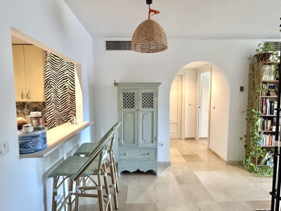 2 Bedroom Middle Floor Apartment in Guadalmina Alta - Image 1