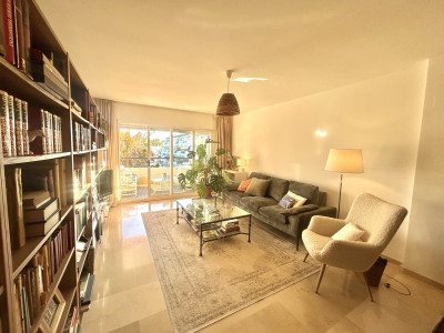 2 Bedroom Middle Floor Apartment in Guadalmina Alta - Image 3