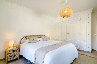 6 Bedroom Detached Villa in Marbella - Image 4