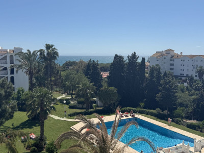 2 Bedroom Middle Floor Apartment in Riviera del Sol