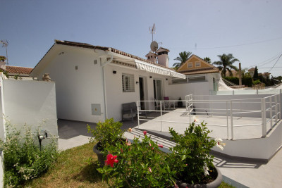 2 Bedroom Bungalow in Costabella - Image 1