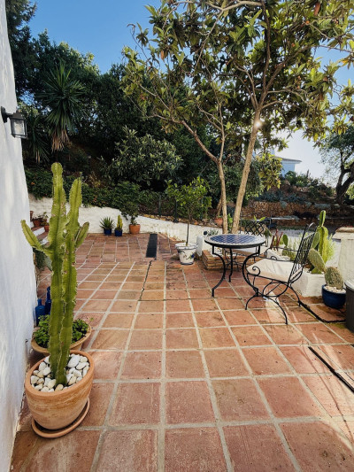 4 Bedroom Semi-Detached House in Altos de los Monteros - Image 2