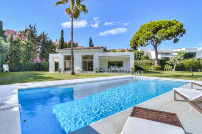 3 Bedroom Detached Villa in Guadalmina Baja - Image 1