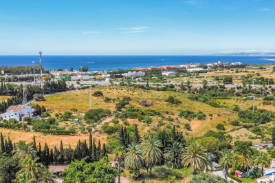 Land with Ruin in Estepona - Image 4
