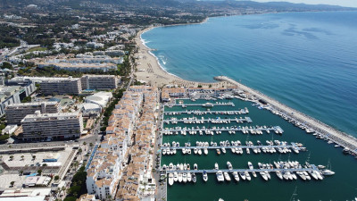 3 Bedroom Middle Floor Apartment in Puerto Banús - Image 1