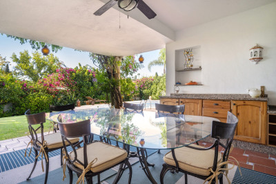 4 Bedroom Detached Villa in Guadalmina Alta - Image 2