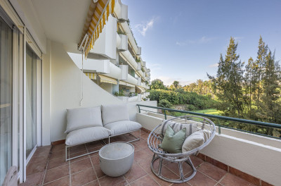 2 Bedroom Middle Floor Apartment in Guadalmina Alta - Image 2