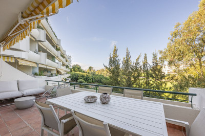 2 Bedroom Middle Floor Apartment in Guadalmina Alta - Image 3