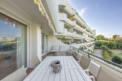 2 Bedroom Middle Floor Apartment in Guadalmina Alta - Image 4