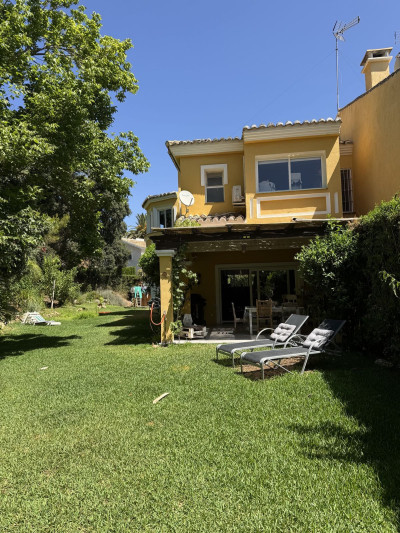 3 Bedroom Semi-Detached House in Calahonda - Image 1