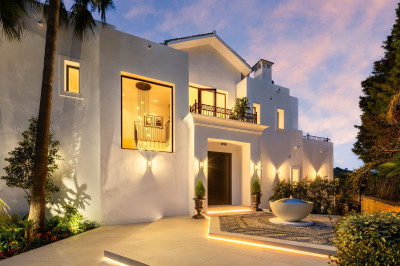 5 Bedroom Detached Villa in Los Arqueros - Image 3
